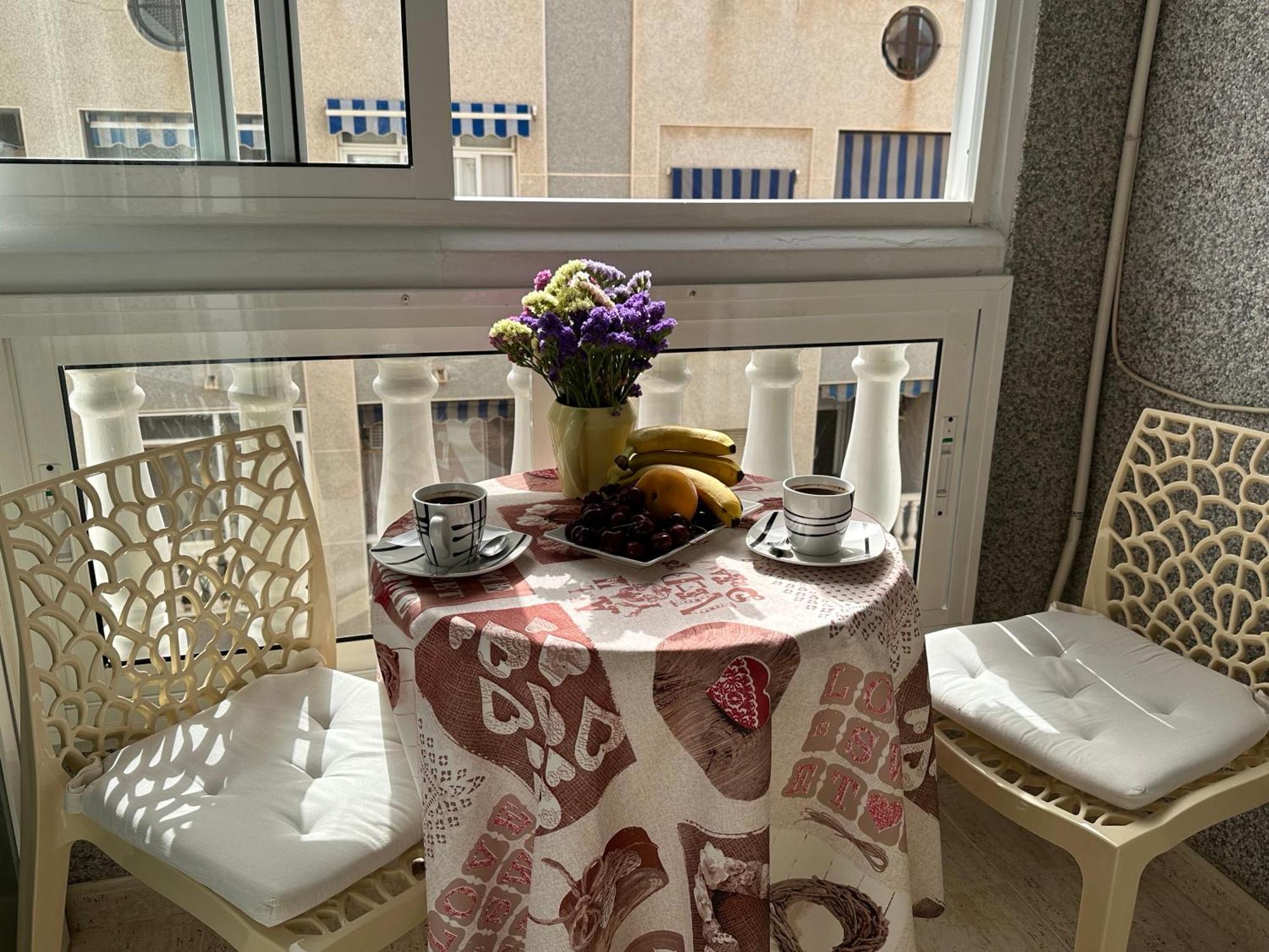 Apartament Montana Torrevieja Exteriör bild